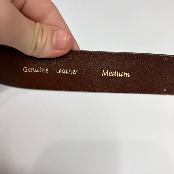 Fossil studded genuine leather belt size medium - Picture 3 of 6